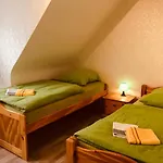 Feriehus Haus Am Fluss Mit Wunderschoener Dachterrasse Mit Flussblick ,garten Und Grill Zorge