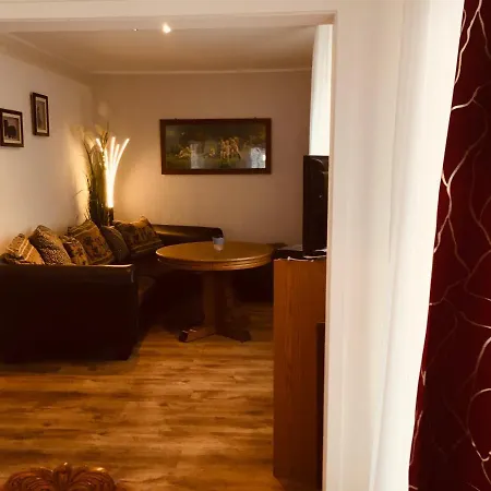 Haus Am Fluss Mit Wunderschoener Dachterrasse Mit Flussblick ,garten Und Grill