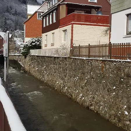 Haus Am Fluss Mit Wunderschoener Dachterrasse Mit Flussblick ,garten Und Grill *