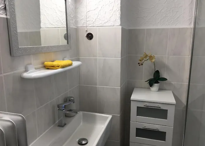 Ferienhaus Haus Am Fluss Mit Wunderschöner Dachterrasse Mit Flussblick ,garten Und Grill *