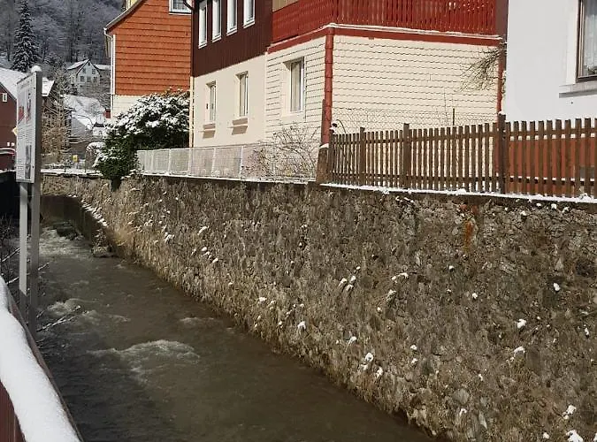 Haus Am Fluss Mit Wunderschöner Dachterrasse Mit Flussblick ,garten Und Grill *